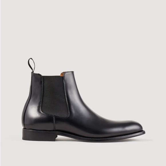 Smooth leather Chelsea ankle boots with elastic on the sides and a leather sole. - Picture 1 of 6